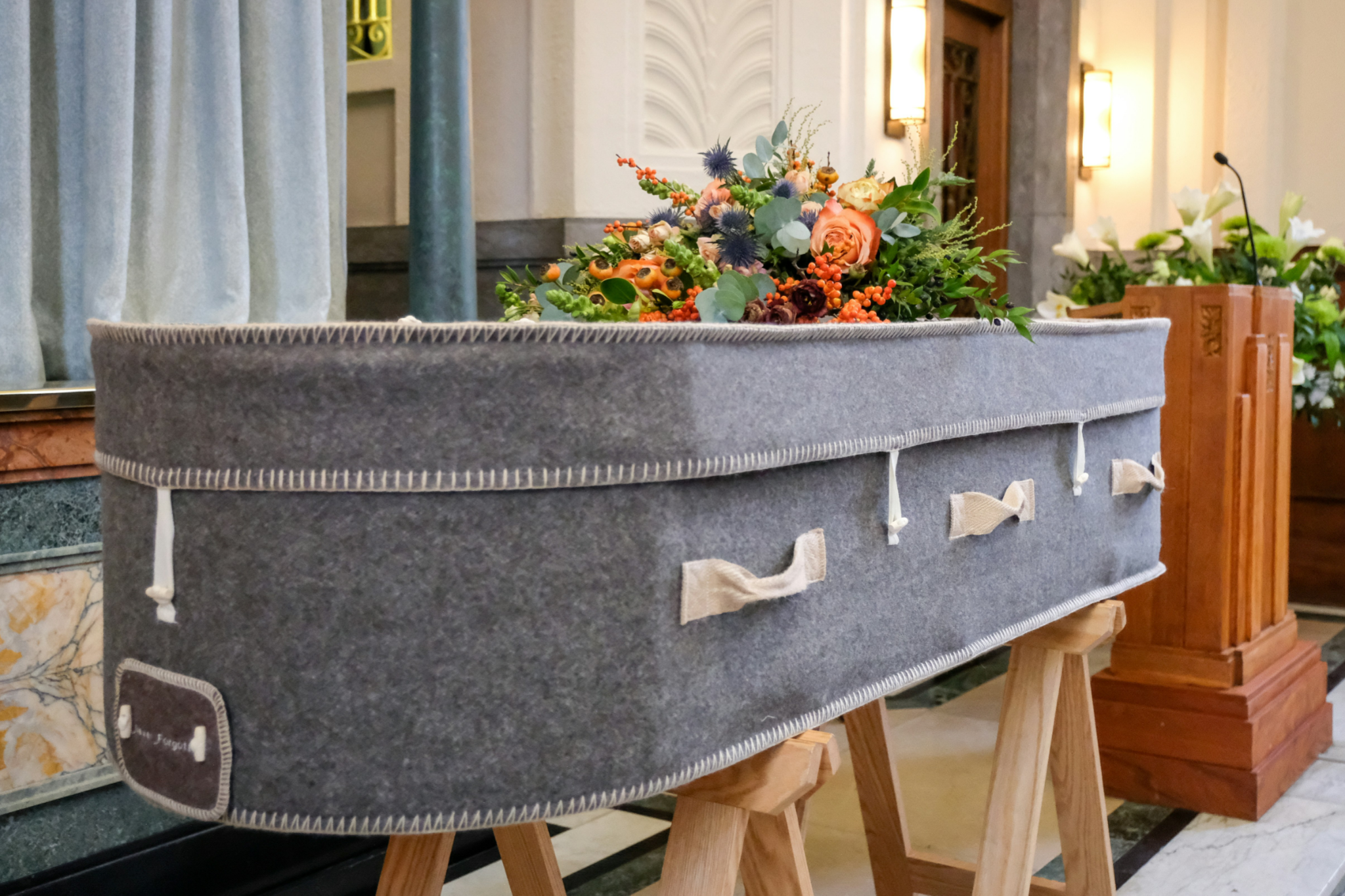 What is a funeral celebrant?